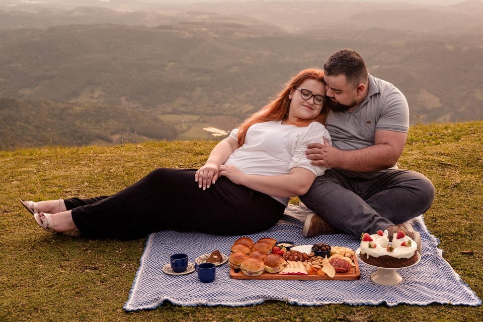 Ensaio de casal com piquenique no Morro Grande em Rolante